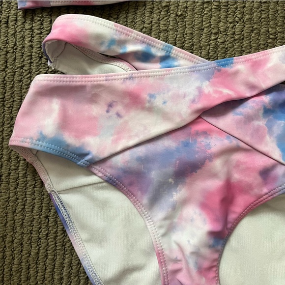 Tempt Me High Neck Criss Cross Tie Dye Bikini Swimsuit NWOT - Picture 4 of 9